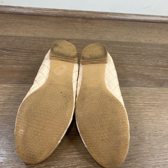 Stuart Weitzman Nude Quilted Napa Flats - Picture 7 of 7